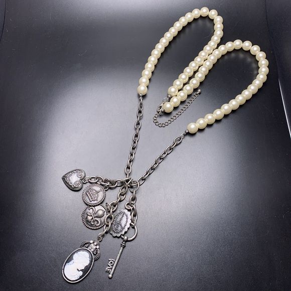 Faux Pearl Cameo Charm Pendant Necklace Antiqued Style Skeleton Key Fleur De Lis - Picture 5 of 6